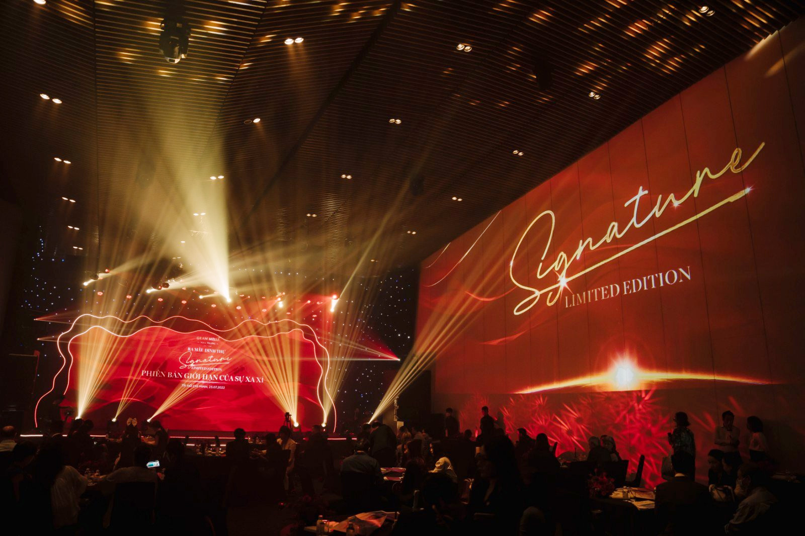 man-hinh-led-100-inch-200-inch-300-inch-400-inch-500-inch11-2