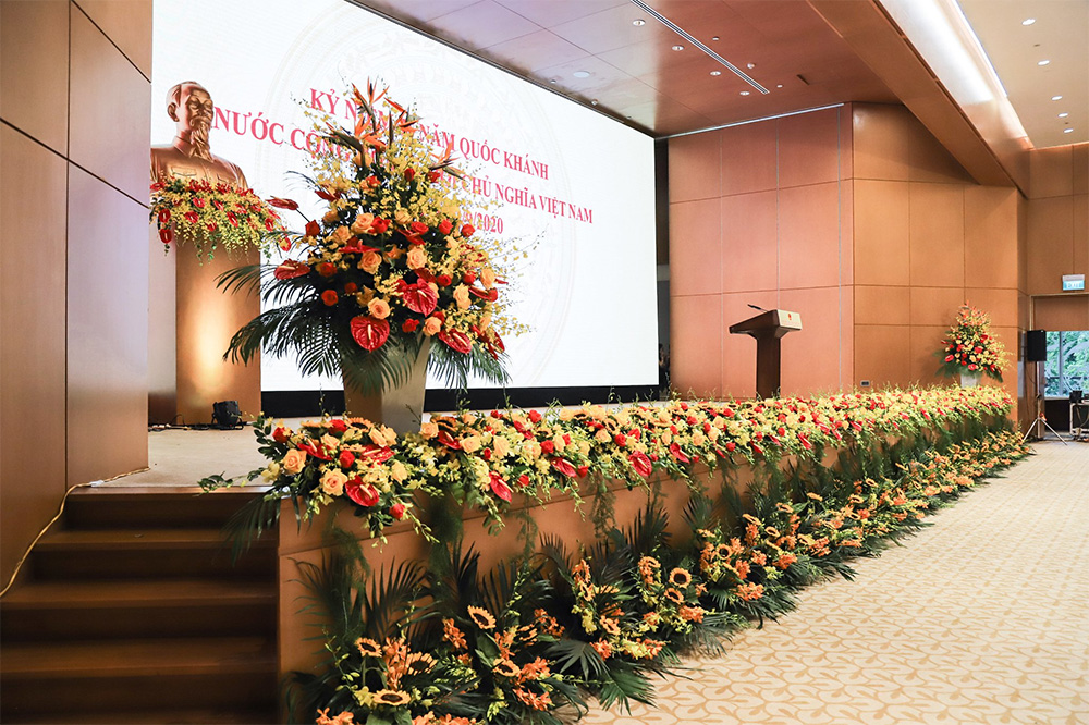 man-hinh-led-100-inch-200-inch-300-inch-400-inch-500-inch7-2