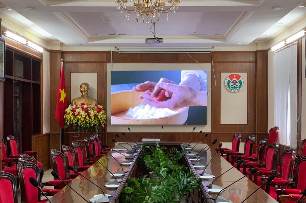 man-hinh-led-p4-san-khau