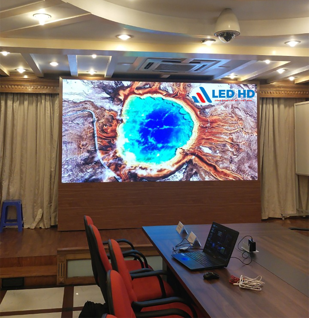 man-hinh-led-trongnha1-1-2