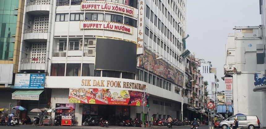 thi-cong-man-hinh-led-p5-ngoai-troi