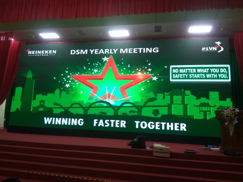 thue-man-hinh-led-san-khau-1-1